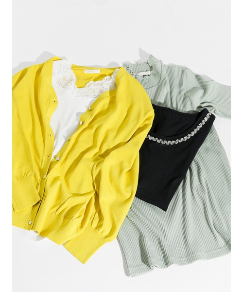 Te chichi（テチチ）の「金ボタンVネックカーディガン（カーディガン/ボレロ・レディース・オフホワイト/イエロー/ブルー/チャコール・ﾌﾘ-）」の5枚目の写真