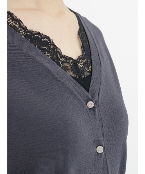 Te chichi（テチチ）の「金ボタンVネックカーディガン（カーディガン/ボレロ・レディース・オフホワイト/イエロー/ブルー/チャコール・ﾌﾘ-）」の12枚目の写真