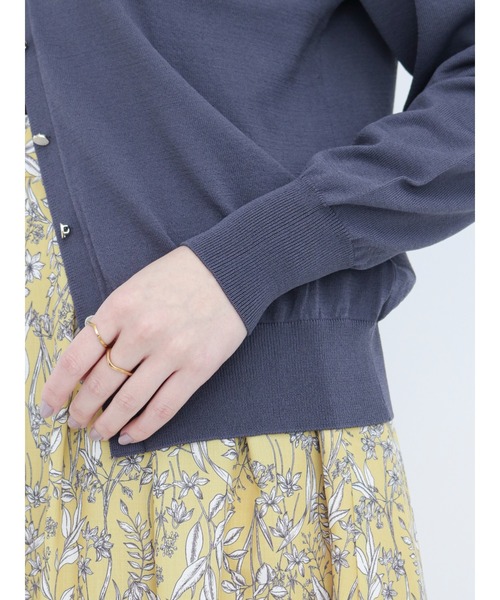 Te chichi（テチチ）の「金ボタンVネックカーディガン（カーディガン/ボレロ・レディース・オフホワイト/イエロー/ブルー/チャコール・ﾌﾘ-）」の14枚目の写真