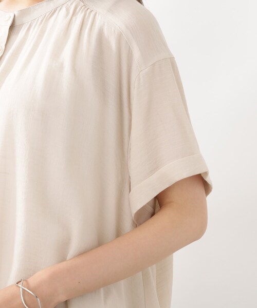 DRESKIP（ドレスキップ）の「◆バンドカラー裾フレアーブラウス（シャツ/ブラウス・レディース・オフホワイト/グレー系その他/グリーン/ライトベージュ・02/03/04）」の9枚目の写真