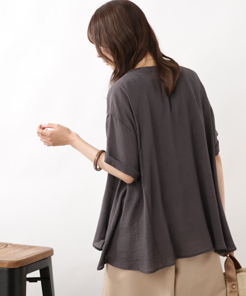 DRESKIP（ドレスキップ）の「◆バンドカラー裾フレアーブラウス（シャツ/ブラウス・レディース・オフホワイト/グレー系その他/グリーン/ライトベージュ・02/03/04）」の14枚目の写真