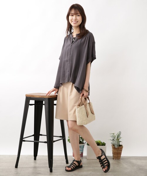 DRESKIP（ドレスキップ）の「◆バンドカラー裾フレアーブラウス（シャツ/ブラウス・レディース・オフホワイト/グレー系その他/グリーン/ライトベージュ・02/03/04）」の15枚目の写真