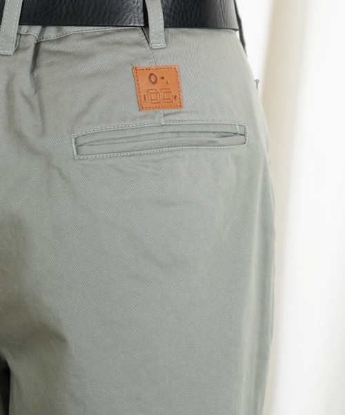 O（オー）の「O- N.N.Z. DRILL-CHINOS（チノパンツ・メンズ・ミント・32inch/30inch）」の3枚目の写真