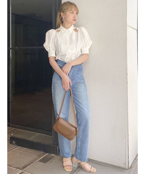 dazzlin（ダズリン）の「カットアウトデザインブラウス（シャツ/ブラウス・レディース・ブラウン/オフホワイト/ベージュ・FREE）」の4枚目の写真
