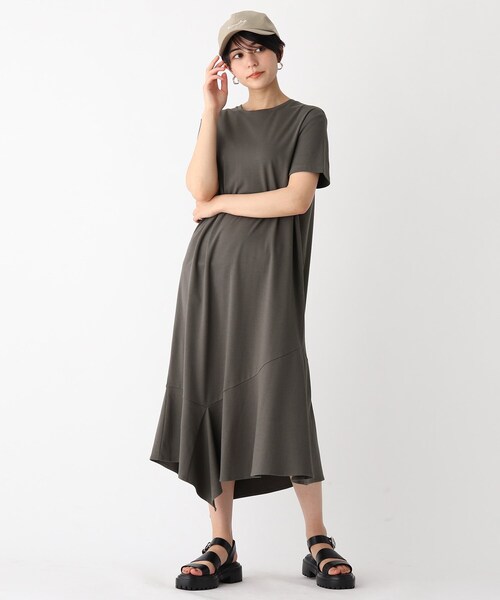 OPAQUE.CLIP(オペークドットクリップ)の「◆【C】イレヘムバックシャンカットソーワンピース【WEB限定サイズ】(ワンピース・レディース・チャコールグレー/ブラック/カーキ・40/38/36)」の3枚目の写真