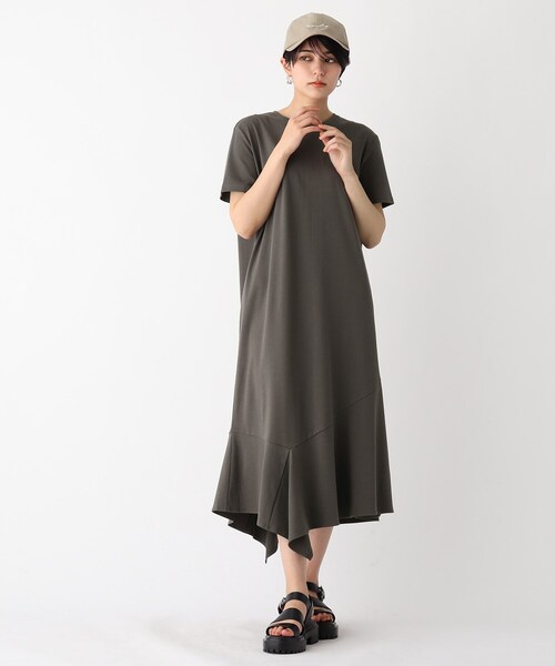 OPAQUE.CLIP(オペークドットクリップ)の「◆【C】イレヘムバックシャンカットソーワンピース【WEB限定サイズ】(ワンピース・レディース・チャコールグレー/ブラック/カーキ・40/38/36)」の4枚目の写真