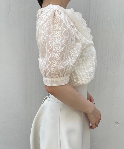 titty＆Co. PETIT（ティティアンドコープティ）の「【titty&Co.PETIT】オーガンジーカラー刺繍ブラウス（シャツ/ブラウス・レディース・アイボリー・FREE）」の3枚目の写真