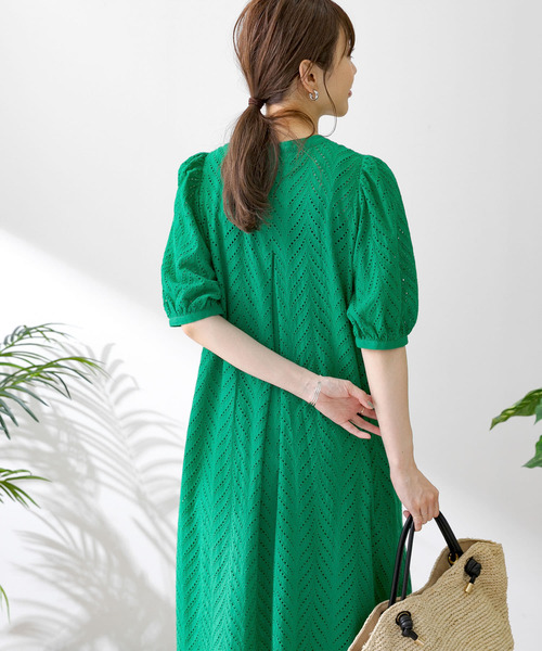 URBAN RESEARCH Sonny Label(アーバンリサーチサニーレーベル)の「コットンレースパフスリーブワンピース(ワンピース・レディース・ブラウン/ブラック/グリーン・FREE)」の7枚目の写真
