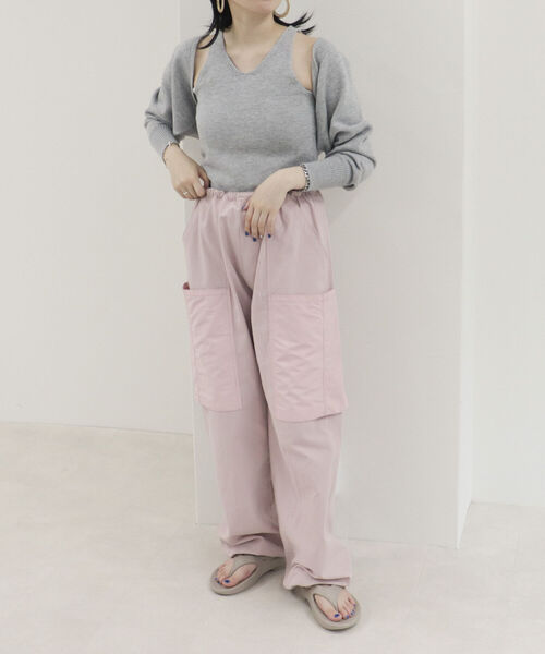 fredy emue（フレディエミュ）の「【ユニセックス】パラシュートパンツ（カーゴパンツ・レディース・オフホワイト/カーキ/ピンク・38）」の17枚目の写真