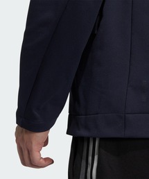 adidas（アディダス）の「ID 2 テーラードジャケット