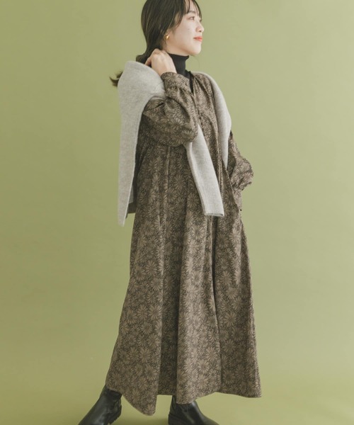 ITEMS URBANRESEARCH(アイテムズ アーバンリサーチ)の「花柄ラグランワンピース(ワンピース・レディース・ベージュ系その他/グリーン/グリーン系その他/ブルー系その他/マスタード・FREE/SMALL)」の3枚目の写真