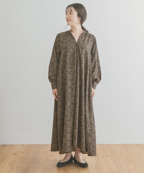 ITEMS URBANRESEARCH(アイテムズ アーバンリサーチ)の「花柄ラグランワンピース(ワンピース・レディース・ベージュ系その他/グリーン/グリーン系その他/ブルー系その他/マスタード・FREE/SMALL)」の16枚目の写真