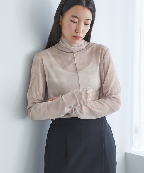 Chaco closet(チャコ クローゼット)の「シアーニュアンスプリントハイネックトップス(Tシャツ/カットソー・レディース・オレンジ/ベージュ/グレー系/グリーン/グレー・FREE)」の12枚目の写真