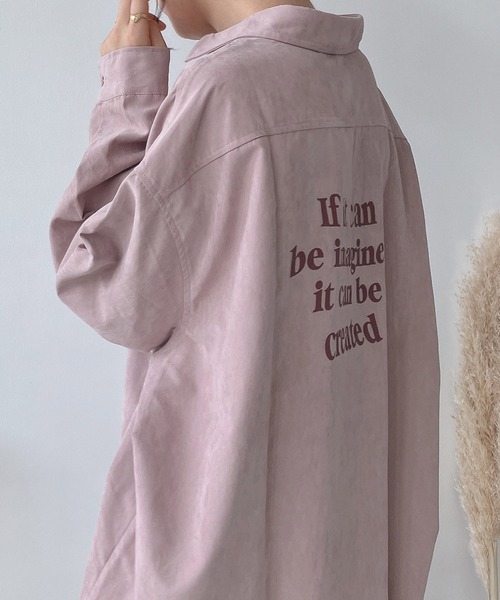 AS KNOW AS plus（アズノゥアズプラス）の「♪バックロゴプリントビッグシャツ（シャツ/ブラウス・レディース・ピンク/ブルー/ベージュ系その他/グレイッシュベージュ/ブルー系/ホワイト系/サックスブルー系/ライトグリーン系/ライトブルー/オフホワイト/ライトグリーン系1/サックスブルー系1・FREE）」の12枚目の写真