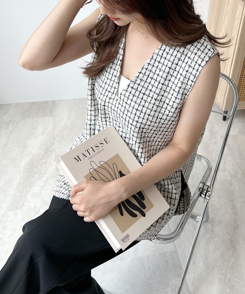 Futier land（フューティアランド）の「Vネックツイードベスト（ベスト・レディース・ホワイト/ブラック/ネイビー・FREE）」の11枚目の写真