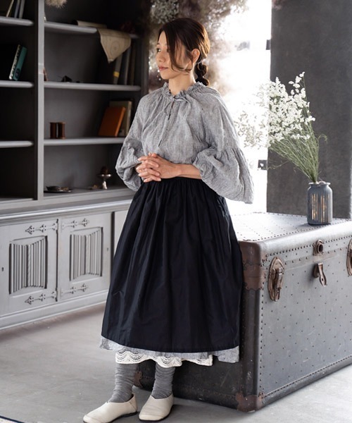 CERCA（チェルカ）の「armoire*/ギャザーたっぷりコットンエプロン