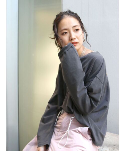 Ungrid（アングリッド）の「ツアーロゴロングスリーブTee（Tシャツ/カットソー・レディース・オレンジ/チャコールグレー/オフホワイト/ブルー・FREE）」の7枚目の写真