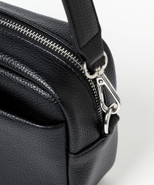 LOWRYS FARM（ローリーズファーム）の「ヤワラカルイショルダーＢＡＧ　181943（ショルダーバッグ・レディース・シルバー/ブラック/アイボリー・FREE）」の20枚目の写真