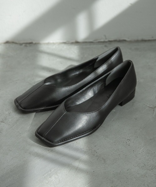 A part by（アパートバイ）の「スクエアフラットパンプス（パンプス・レディース・ライトイエロー/アイボリー/ブラック・LARGE/MEDIUM）」の3枚目の写真