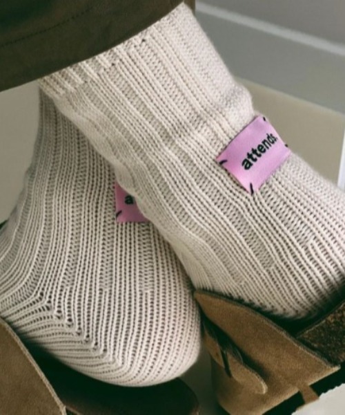 Vipoa(ヴィポア)の「バックデザイン厚手リブソックス(ソックス/靴下・レディース・グリーン/ピンク/ライトブルー/アイボリー/ブラック/グレー・FREE)」の7枚目の写真