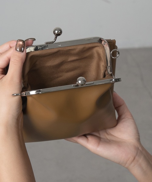 Amiur（エミレ）の「clasp multiway bag（ショルダーバッグ・レディース・ブラック/アイボリー/ブラウン系・FREE）」の16枚目の写真