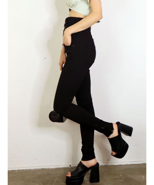 EMODA(エモダ)の「アシンメトリーラインハイウエストパギンス(デニムパンツ・レディース・ブラック/インディゴブルー・SMALL/MEDIUM/X-SMALL)」の11枚目の写真