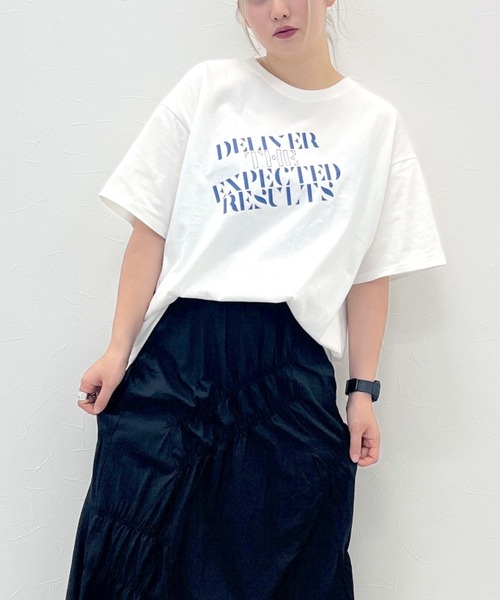 FOREVER 21(フォーエバー トゥエンティーワン)の「【STREET】アソートビッグTシャツ(Tシャツ/カットソー・レディース・ホワイト/ブラック/レッド/ブルー/グリーン・FREE)」の2枚目の写真