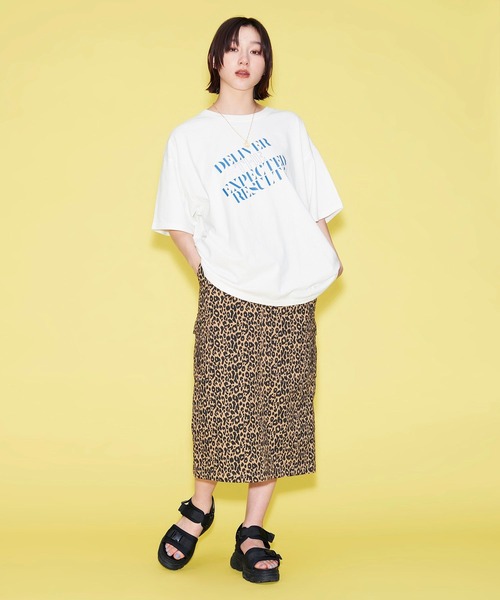FOREVER 21(フォーエバー トゥエンティーワン)の「【STREET】アソートビッグTシャツ(Tシャツ/カットソー・レディース・ホワイト/ブラック/レッド/ブルー/グリーン・FREE)」の10枚目の写真