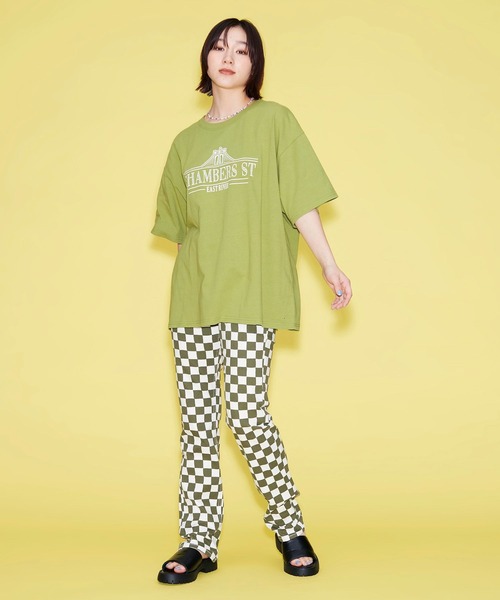 FOREVER 21(フォーエバー トゥエンティーワン)の「【STREET】アソートビッグTシャツ(Tシャツ/カットソー・レディース・ホワイト/ブラック/レッド/ブルー/グリーン・FREE)」の18枚目の写真