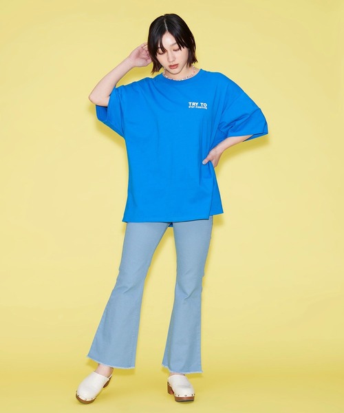 FOREVER 21(フォーエバー トゥエンティーワン)の「【STREET】アソートビッグTシャツ(Tシャツ/カットソー・レディース・ホワイト/ブラック/レッド/ブルー/グリーン・FREE)」の6枚目の写真