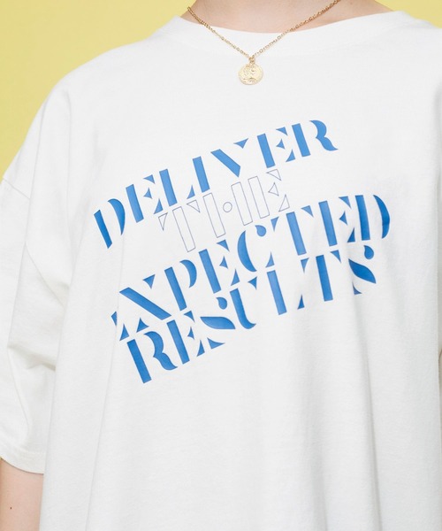 FOREVER 21(フォーエバー トゥエンティーワン)の「【STREET】アソートビッグTシャツ(Tシャツ/カットソー・レディース・ホワイト/ブラック/レッド/ブルー/グリーン・FREE)」の7枚目の写真