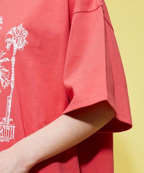 FOREVER 21(フォーエバー トゥエンティーワン)の「【STREET】アソートビッグTシャツ(Tシャツ/カットソー・レディース・ホワイト/ブラック/レッド/ブルー/グリーン・FREE)」の17枚目の写真