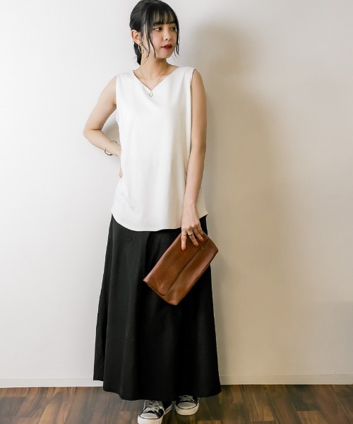 atONE（アットワン）の「atONE 大人のVネックタンクトップ（タンクトップ・レディース・グレイッシュベージュ/杢グレー/オフホワイト/ブラック・F）」の7枚目の写真