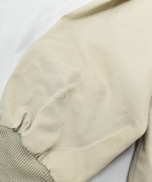 90s IZOD アイゾッド ベージュ ドリズラージャケット Mサイズ LACOSTE（ラコステ）の「【ヴィンテージ古着】80-90's IZOD
