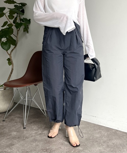 prose verse（プロズヴェール）の「裾ドロストパラシュートパンツ（カーゴパンツ・レディース・カーキ/チャコール・ﾌﾘ-）」の6枚目の写真