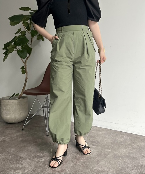 prose verse（プロズヴェール）の「裾ドロストパラシュートパンツ（カーゴパンツ・レディース・カーキ/チャコール・ﾌﾘ-）」の15枚目の写真