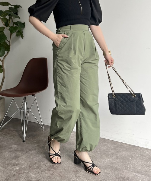 prose verse（プロズヴェール）の「裾ドロストパラシュートパンツ（カーゴパンツ・レディース・カーキ/チャコール・ﾌﾘ-）」の17枚目の写真