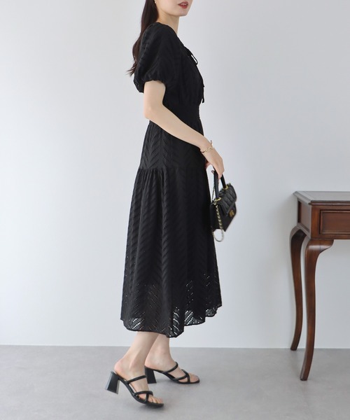 BLUEEAST（ブルーイースト）の「デコルテ開きレースワンピース（ワンピース・レディース・ブラック/オレンジ/ホワイト・MEDIUM）」の7枚目の写真