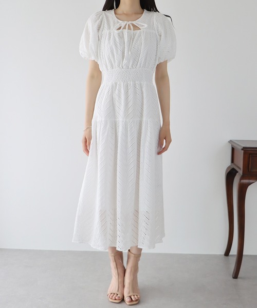 BLUEEAST（ブルーイースト）の「デコルテ開きレースワンピース（ワンピース・レディース・ブラック/オレンジ/ホワイト・MEDIUM）」の15枚目の写真