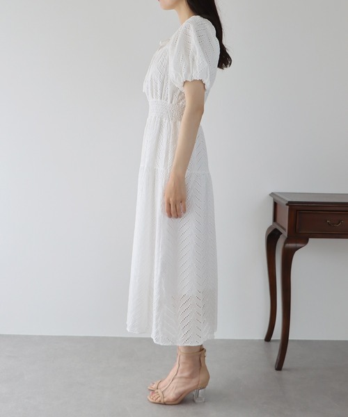 BLUEEAST（ブルーイースト）の「デコルテ開きレースワンピース（ワンピース・レディース・ブラック/オレンジ/ホワイト・MEDIUM）」の6枚目の写真