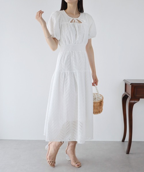 BLUEEAST（ブルーイースト）の「デコルテ開きレースワンピース（ワンピース・レディース・ブラック/オレンジ/ホワイト・MEDIUM）」の18枚目の写真