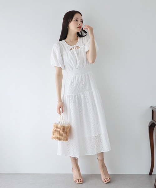 BLUEEAST（ブルーイースト）の「デコルテ開きレースワンピース（ワンピース・レディース・ブラック/オレンジ/ホワイト・MEDIUM）」の21枚目の写真