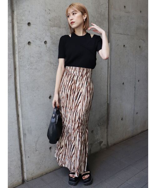 MURUA（ムルーア）の「バックスリットハイウエストマーメイドスカート（スカート・レディース・ベージュ/その他1/ブラック・1/2/0）」の5枚目の写真