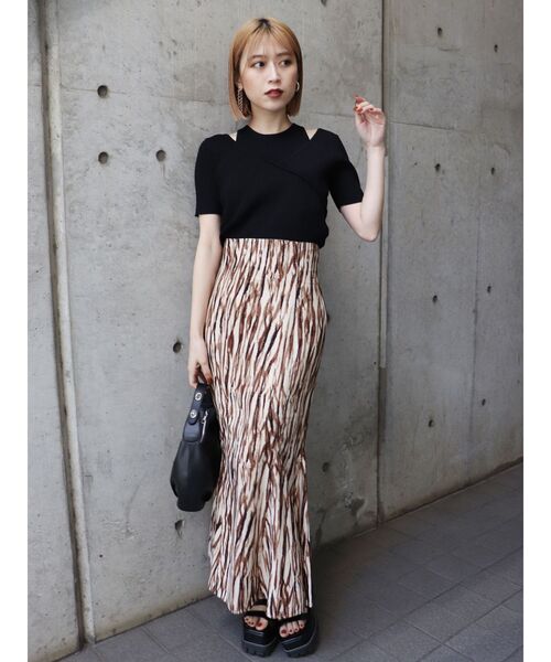 MURUA（ムルーア）の「バックスリットハイウエストマーメイドスカート（スカート・レディース・ベージュ/その他1/ブラック・1/2/0）」の6枚目の写真