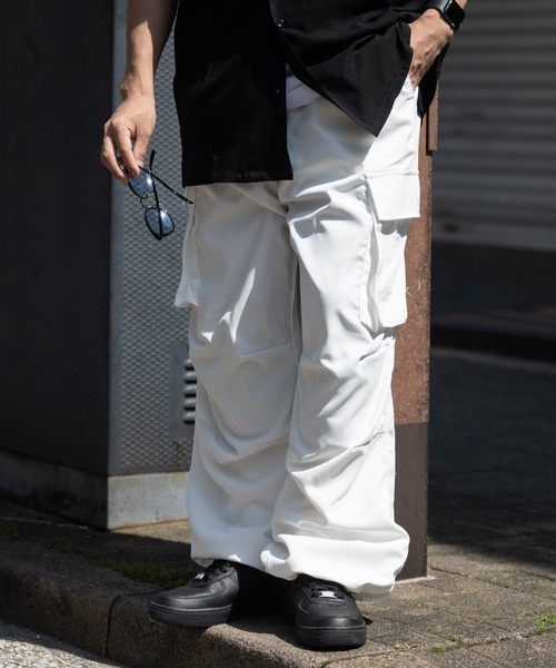 JOHN'S CLOSET(ジョンズクローゼット)の「【13】ナチュラルストレッチ ステッチング ワイドカーゴパンツ(カーゴパンツ・メンズ・オリーブ/ブラック/オフホワイト・MEDIUM/LARGE)」の14枚目の写真