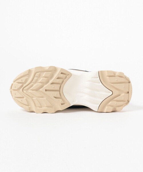 NIKE（ナイキ）の「NIKE / TC7900（スニーカー・レディース・ベージュ系その他・23/23.5/24.5/24/25）」の6枚目の写真