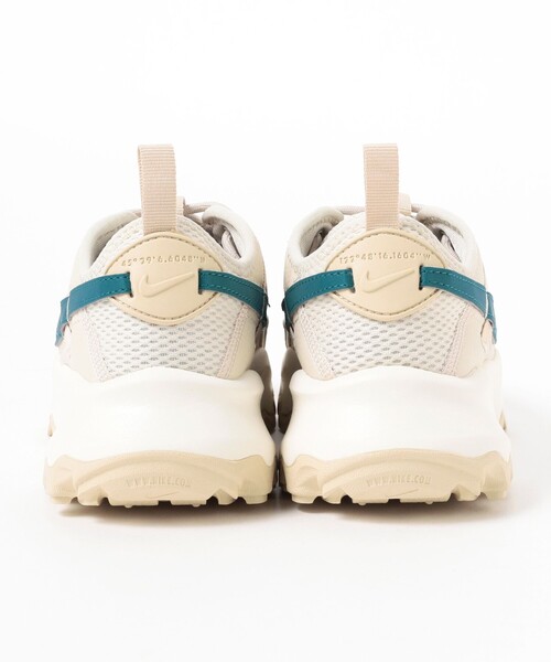 NIKE（ナイキ）の「NIKE / TC7900（スニーカー・レディース・ベージュ系その他・23/23.5/24.5/24/25）」の4枚目の写真