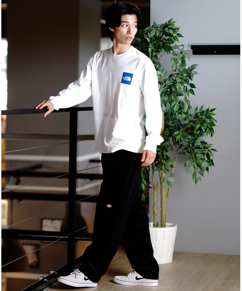 THE NORTH FACE（ザノースフェイス）の「THE NORTH FACE/ザ・ノース・フェイス L/S SQUARE LOGO TEE 長袖Tシャツ/ロンT ワンポイント UVケア NT82334（Tシャツ/カットソー・メンズ・ホワイト/ブラック/グレイッシュブルー/ミックスグレー/ベージュ/ブルー・L/XL/S/M/XXL）」の15枚目の写真