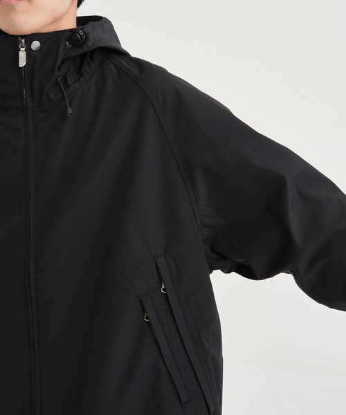 THE NORTH FACE PURPLE LABEL(ザ ノースフェイス パープルレーベル)の「【THE NORTH FACE PURPLE LABEL/ザノースフェイス】Mountain Wind Parka/マウンテンウィンドパーカー(マウンテンパーカー・メンズ・ブラック/ダークネイビー・M/L/XL)」の12枚目の写真