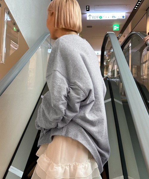 Alley by w closet（アリーバイダブルクローゼット）の「【Alley】クルーネックギャザースウェット（スウェット・レディース・オートミール/グレー・FREE）」の18枚目の写真